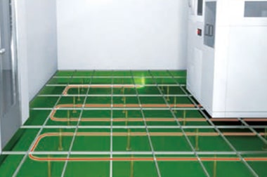Installation underfree-access raised flooring
